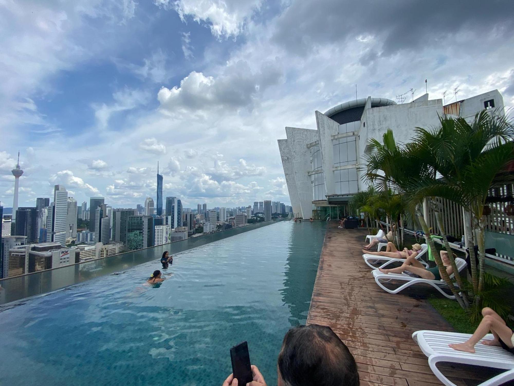 Skypool Kl Free Infinity Pool Over Kuala Lumpur Buitenkant foto
